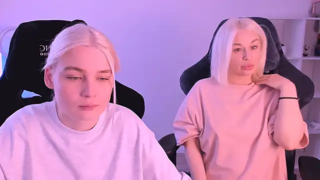 hotblonds online show from 23, 1, 2025