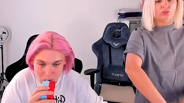 hotblonds online show from 20, 9, 2025