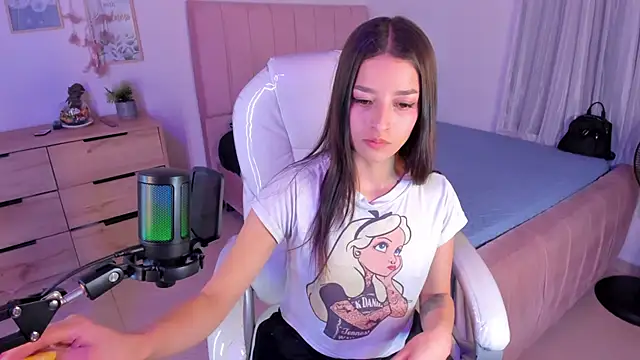 Amaia Daniells online show from 18, 3, 2025