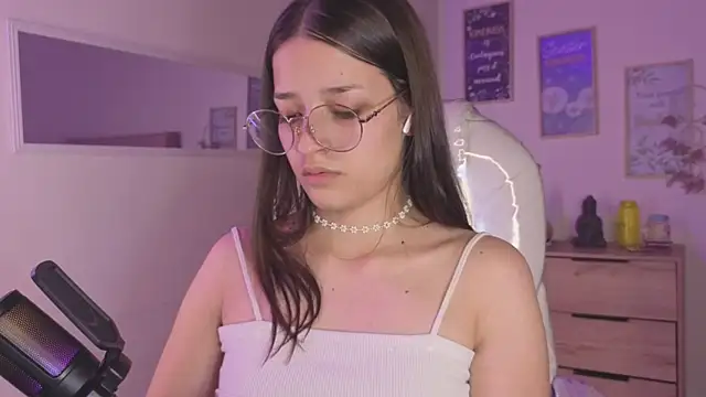 Amaia Daniells online show from 5, 10, 2025