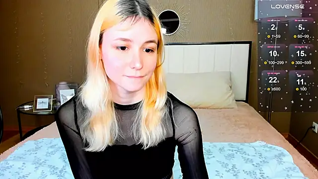 Snapshot of fleximona chatting on 2, 10, 2025 fleximona online show from 2, 10, 2025