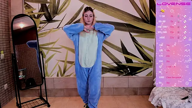 Snapshot of fleximona chatting on 13, 12, 2025 fleximona online show from 13, 12, 2025