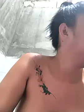 Snapshot of QuiinMollyXxX chatting on 5, 10, 2025 QuiinMollyXxX online show from 5, 10, 2025