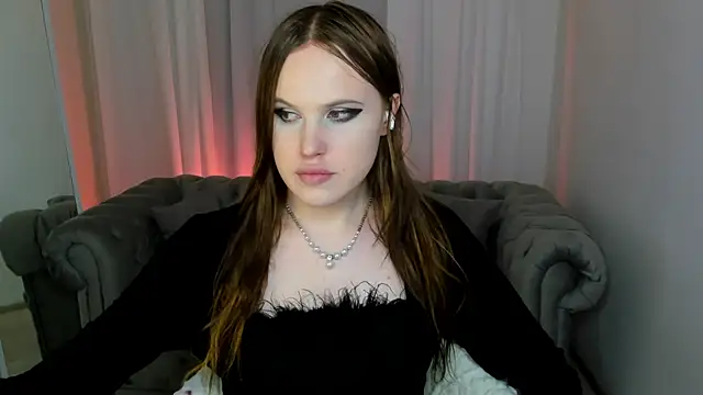 EffieMinki online show from 28, 7, 2026