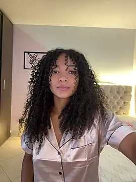 Snapshot of mariam_hill chatting on 20, 12, 2024 mariam hill online show from 20, 12, 2024