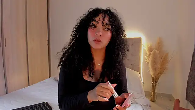 Snapshot of mariam_hill chatting on 22, 11, 2025 mariam hill online show from 22, 11, 2025