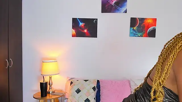 SarahCinnamon- online show from 4, 11, 2025