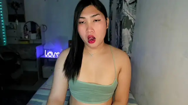 Miss Deliciousness online show from 3, 2, 2025