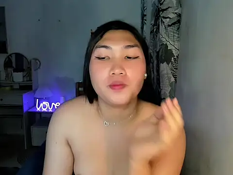 Miss Deliciousness online show from 25, 2, 2025