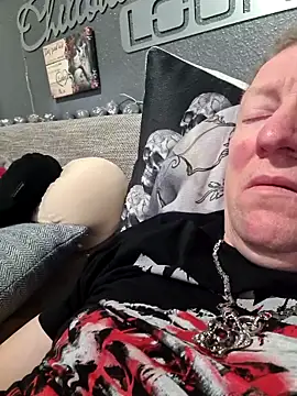 tomtom111111 online show from 28, 2, 2025