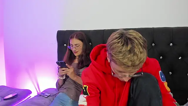 Snapshot of A_sexy_couple__ chatting on 4, 12, 2025 A sexy couple online show from 4, 12, 2025