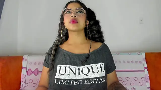 Snapshot of moana_taylor chatting on 18, 1, 2025 moana taylor online show from 18, 1, 2025