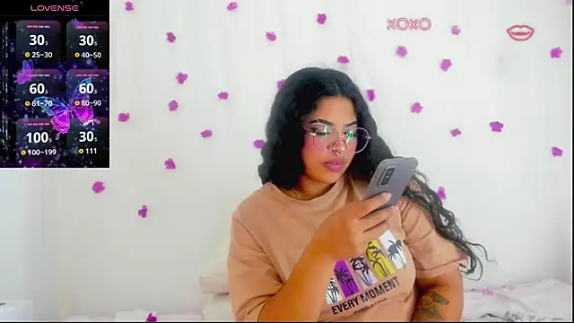 Snapshot of moana_taylor chatting on 8, 10, 2025 moana taylor online show from 8, 10, 2025