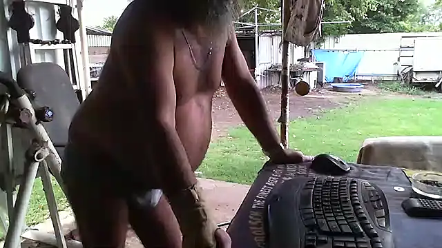 herbie010666 online show from 8, 2, 2025