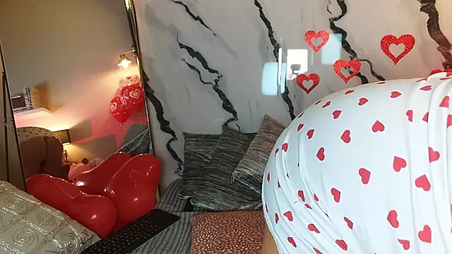 Madissononee online show from 15, 2, 2025