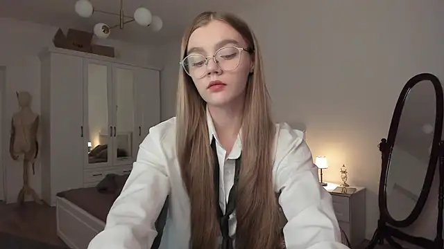 Snapshot of allotropp chatting on 7, 3, 2025 allotropp online show from 7, 3, 2025