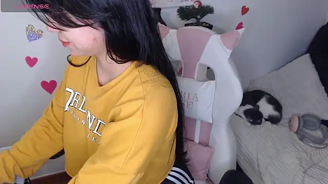 kim perri online show from 27, 4, 2026