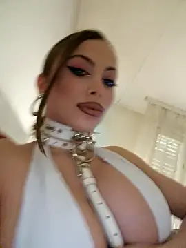 Snapshot of TamaraSavage chatting on 12, 1, 2025 TamaraSavage online show from 12, 1, 2025