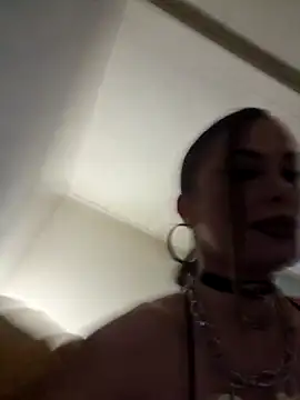 Snapshot of TamaraSavage chatting on 28, 1, 2025 TamaraSavage online show from 28, 1, 2025