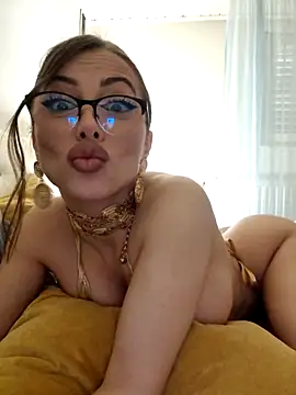 Snapshot of TamaraSavage chatting on 11, 3, 2025 TamaraSavage online show from 11, 3, 2025