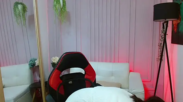 Britney taylor  online show from 30, 1, 2025