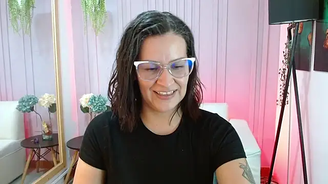 Britney taylor  online show from 5, 2, 2025