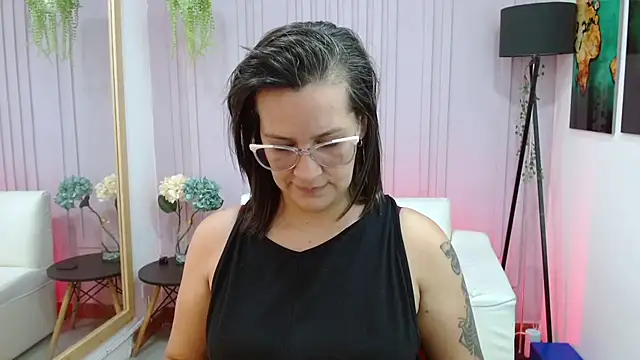 Britney taylor  online show from 12, 2, 2025