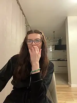 Snapshot of little_belucci chatting on 3, 12, 2024 little belucci online show from 3, 12, 2024