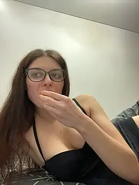 Snapshot of little_belucci chatting on 8, 1, 2025 little belucci online show from 8, 1, 2025