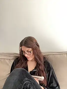 Snapshot of little_belucci chatting on 17, 1, 2025 little belucci online show from 17, 1, 2025