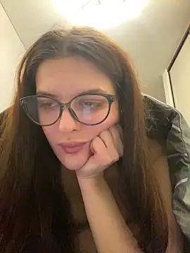 Snapshot of little_belucci chatting on 25, 1, 2025 little belucci online show from 25, 1, 2025