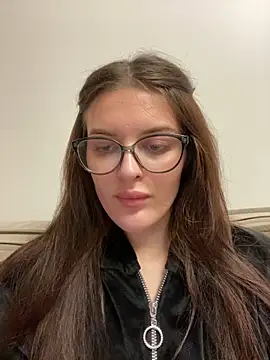 Snapshot of little_belucci chatting on 28, 1, 2025 little belucci online show from 28, 1, 2025