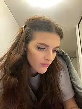 Snapshot of little_belucci chatting on 2, 2, 2025 little belucci online show from 2, 2, 2025