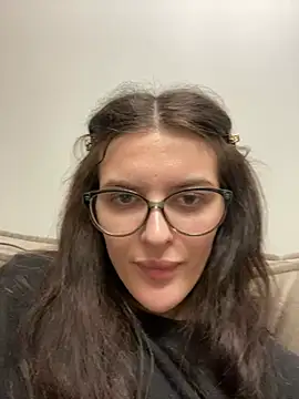 Snapshot of little_belucci chatting on 5, 2, 2025 little belucci online show from 5, 2, 2025