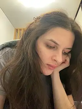 Snapshot of little_belucci chatting on 5, 2, 2025 little belucci online show from 5, 2, 2025