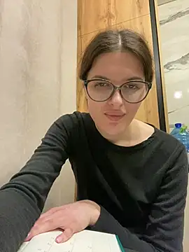 Snapshot of little_belucci chatting on 6, 2, 2025 little belucci online show from 6, 2, 2025