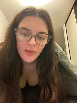 Snapshot of little_belucci chatting on 8, 2, 2025 little belucci online show from 8, 2, 2025