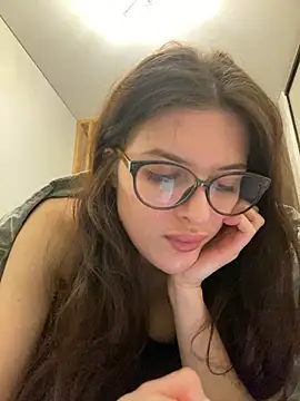 Snapshot of little_belucci chatting on 12, 2, 2025 little belucci online show from 12, 2, 2025