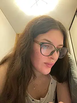 Snapshot of little_belucci chatting on 21, 2, 2025 little belucci online show from 21, 2, 2025