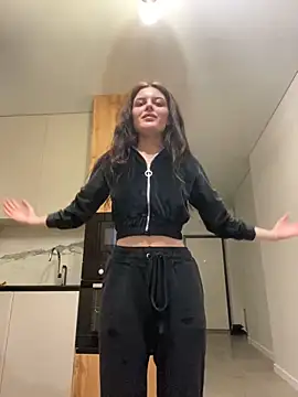 Snapshot of little_belucci chatting on 22, 2, 2025 little belucci online show from 22, 2, 2025