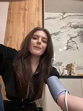 Snapshot of little_belucci chatting on 5, 3, 2025 little belucci online show from 5, 3, 2025