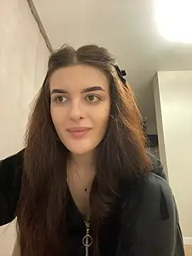 Snapshot of little_belucci chatting on 12, 3, 2025 little belucci online show from 12, 3, 2025