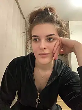 Snapshot of little_belucci chatting on 13, 3, 2025 little belucci online show from 13, 3, 2025