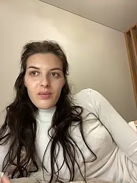 Snapshot of little_belucci chatting on 18, 11, 2025 little belucci online show from 18, 11, 2025