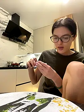 Snapshot of little_belucci chatting on 1, 12, 2025 little belucci online show from 1, 12, 2025