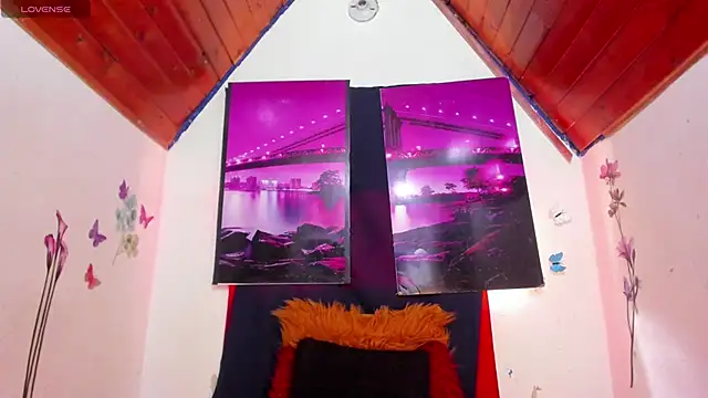 Hannaa32 online show from 8, 9, 2025