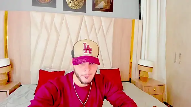 Snapshot of hottstuffx69 chatting on 2, 11, 2025 hottstuffx69 online show from 2, 11, 2025