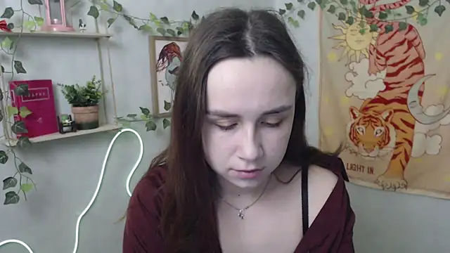 VeryVeryVeryShy  online show from 21, 4, 2026