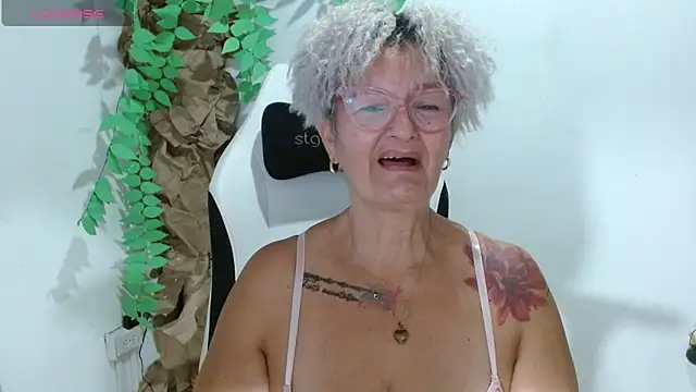 bety-cum2 online show from 22, 4, 2026