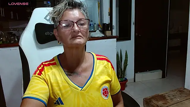 bety-cum2 online show from 24, 6, 2026